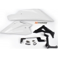 Pyramid Plastics Pyramid Belly Pan | Pearl Glare White | Honda CB 750 Hornet 2023>2024 | 21577C | pyr_21577C | euronetbike-net