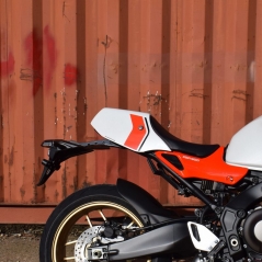 Pyramid Plastics Pyramid Seat Cowl | Legend Red | Yamaha XSR900 2024>Current | 12425W | pyr_12425W | euronetbike-net