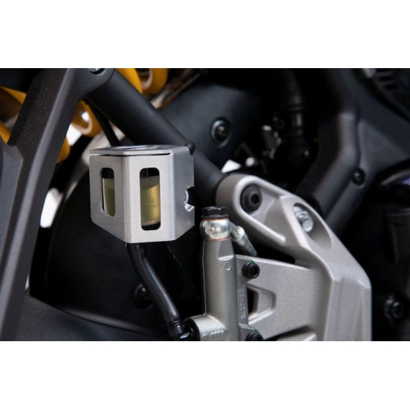 SW-Motech SW-MOTECH Brake reservoir guard Silver. BMW GS/GT, Ducati, KTM 790 models. | SCT.07.174.10102/S | sw_SCT_07_174_10102S | euronetbike-net