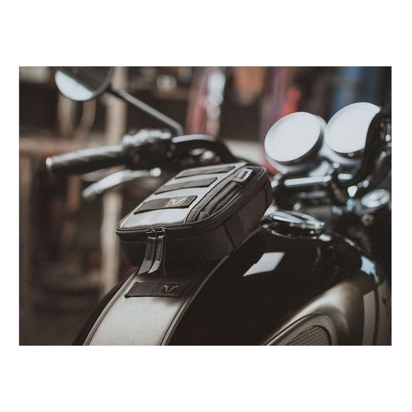 SW-Motech SW-Motech Legend Gear set tank strap. BMW R NINET models (14). With LA1 accessory bag. | BC.TRS.07.512.50100 | sw_BC_TRS_07_512_50100 | euronetbike-net