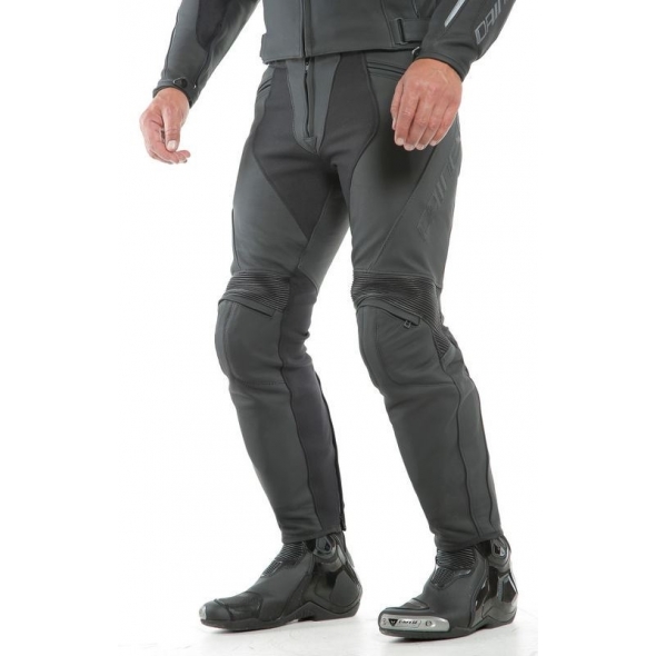 Dainese wear Dainese PONY 3 S/T LEATHER PANTS, BLACK-MATT, Size 30 | 201553716076010 | dai_201553716-076_30 | euronetbike-net Dainese wear Dainese PONY 3 S/T LEATHER PANTS, BLACK-MATT, Size 30 | 201553716076010 | dai_201553716-076_30 | euronetbike-net