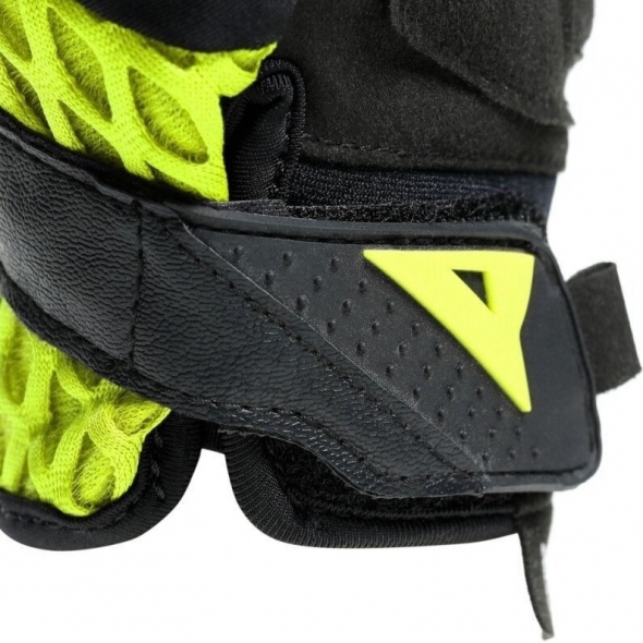 Dainese wear Dainese AIR-MAZE UNISEX GLOVES, BLACK/FLUO-YELLOW | 201815944620004 | dai_201815944-620_S | euronetbike-net Dainese wear Dainese AIR-MAZE UNISEX GLOVES, BLACK/FLUO-YELLOW | 201815944620004 | dai_201815944-620_S | euronetbike-net