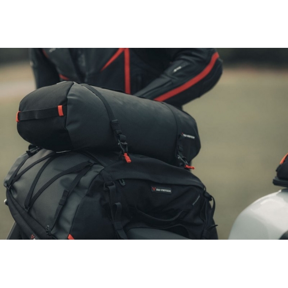 SW-Motech SW-Motech PRO Tentbag tail bag. 1680D Ballistic Nylon. Black/Anthracite. 18 l | BC.HTA.00.350.30000 | sw_BC_HTA_00_350_30000 | euronetbike-net SW-Motech SW-Motech PRO Tentbag tail bag. 1680D Ballistic Nylon. Black/Anthracite. 18 l | BC.HTA.00.350.30000 | sw_BC_HTA_00_350_30000 | euronetbike-net