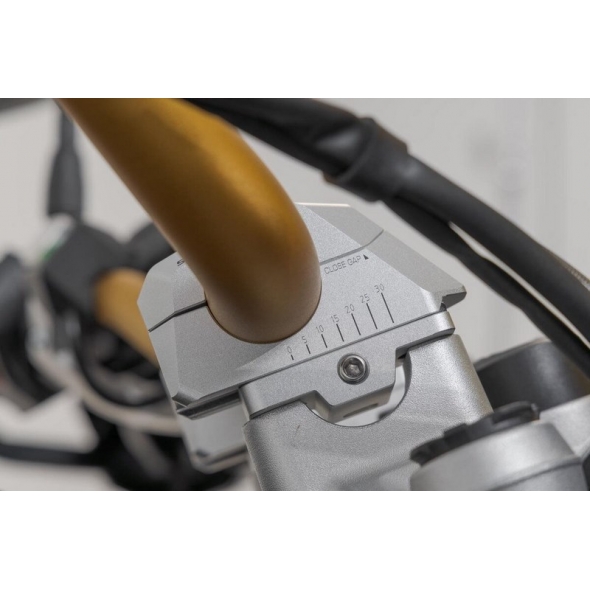 SW-Motech SW-Motech Bar back variable for Ø32 handlebars. H=32mm. Back 5/10/15/20/25/30 mm. Silver | LEH.00.039.32000/S | sw_LEH_00_039_32000S | euronetbike-net SW-Motech SW-Motech Bar back variable for Ø32 handlebars. H=32mm. Back 5/10/15/20/25/30 mm. Silver | LEH.00.039.32000/S | sw_LEH_00_039_32000S | euronetbike-net