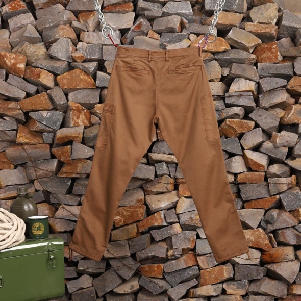 Genuine Apparel ROYAL ENFIELD Airborne Jogger - Brown | RLATRS231331 | re_RLATRS231334 | euronetbike-net