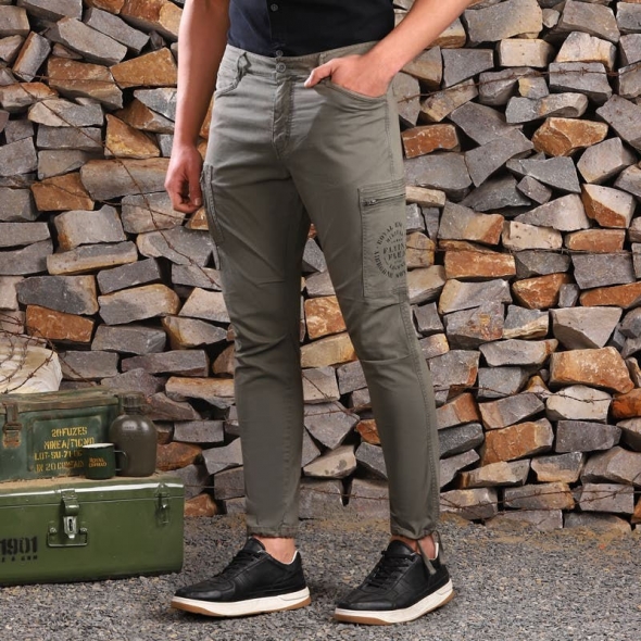 Genuine Apparel ROYAL ENFIELD Airborne Jogger - Olive | re_RLATRS231342 | euronetbike-net