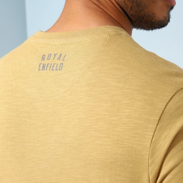Genuine Apparel ROYAL ENFIELD 1901 Legacy Crewneck - Khaki | re_RLATSA230509 | euronetbike-net Genuine Apparel ROYAL ENFIELD 1901 Legacy Crewneck - Khaki | re_RLATSA230509 | euronetbike-net