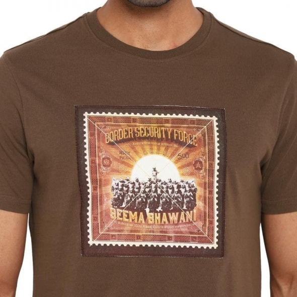 Genuine Apparel ROYAL ENFIELD Aom Border Stamp T-Shirt - Brown | re_RLATSO220043 | euronetbike-net Genuine Apparel ROYAL ENFIELD Aom Border Stamp T-Shirt - Brown | re_RLATSO220043 | euronetbike-net