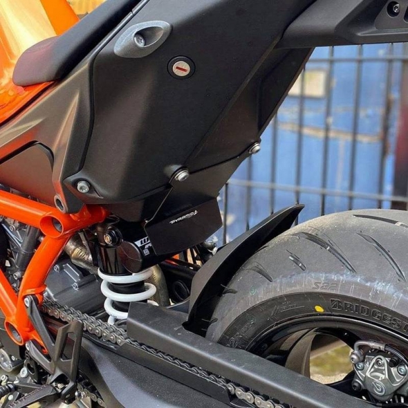 Pyramid Plastics parts Pyramid Plastics Shock Shield | Black | KTM 1290 Superduke R 2020> | 819900 | pyr_819900 | euronetbike-net