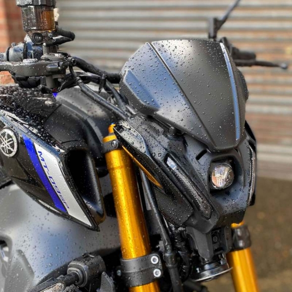 Pyramid Plastics Pyramid Fly Screen | Icon Blue (Yamaha Blue) | Yamaha MT-09 2021>2023 | 22160YB | pyr_22160YB | euronetbike-net