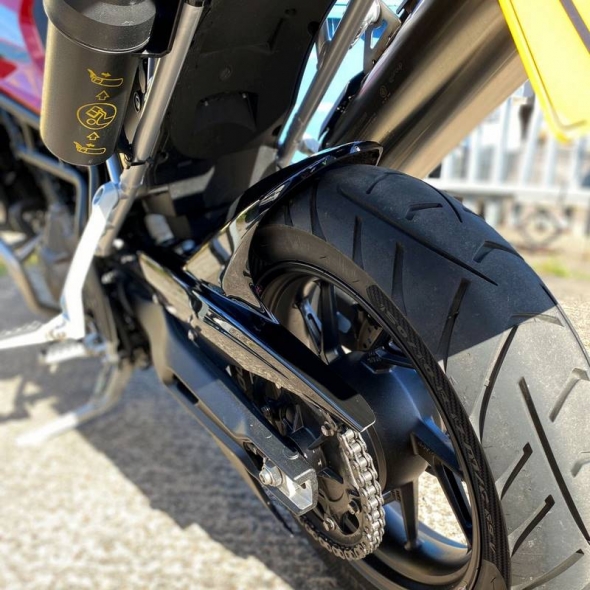 Pyramid Plastics parts Pyramid Hugger | Korosi Red | Triumph Tiger 900 2020> | 076900F | pyr_076900F | euronetbike-net