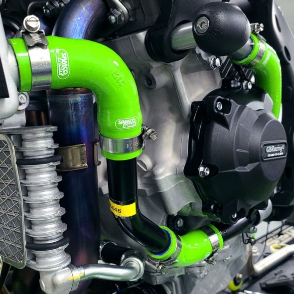 SAMCO SPORT Samco Sport Kawasaki ZX 10R / RR 2021 5 Piece OEM Replacement Samco Sport Silicone Radiator Coolant Hose Kit | KAW-100-GN | samco_KAW-100-GN | euronetbike-net