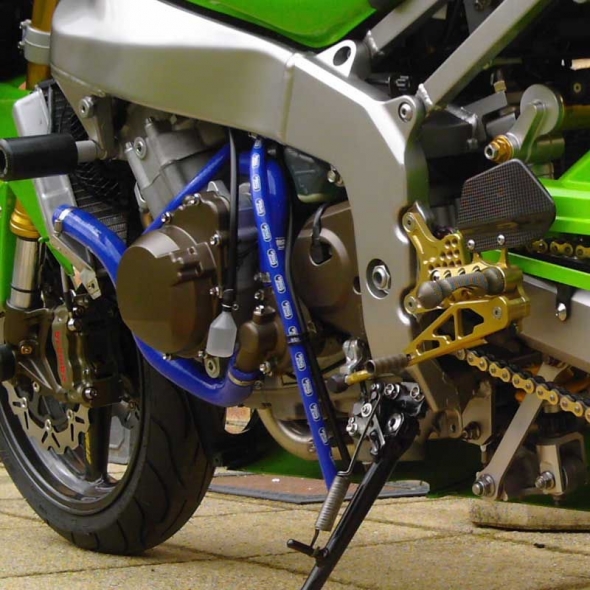 SAMCO SPORT Samco Sport Kawasaki ZX 6R (B1 / B2) 2003 - 2004 5 Piece Samco Sport Silicone Radiator Coolant Hose Kit | KAW-19-BU | samco_KAW-19-BU | euronetbike-net SAMCO SPORT Samco Sport Kawasaki ZX 6R (B1 / B2) 2003 - 2004 5 Piece Samco Sport Silicone Radiator Coolant Hose Kit | KAW-19-BU | samco_KAW-19-BU | euronetbike-net