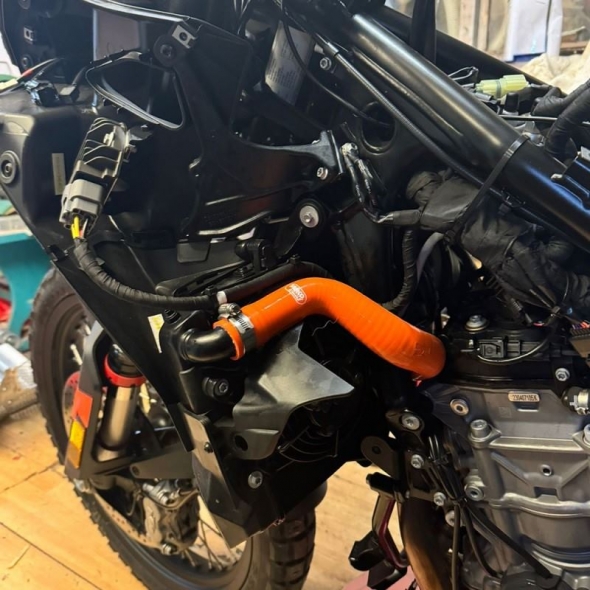 SAMCO SPORT Samco Sport Silicone Radiator Coolant Hose Kit Orange, KTM 790 Adventure 2023 - 2024 2 Piece | KTM-136-OR | samco_KTM-136-OR | euronetbike-net SAMCO SPORT Samco Sport Silicone Radiator Coolant Hose Kit Orange, KTM 790 Adventure 2023 - 2024 2 Piece | KTM-136-OR | samco_KTM-136-OR | euronetbike-net